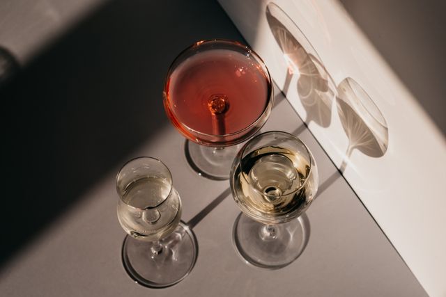 https://www.pexels.com/photo/wines-in-clear-glasses-7270402/
