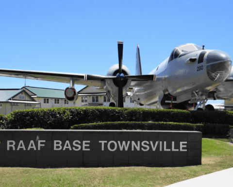 https://airqueensland.blogspot.com/2015/02/gate-guard-raaf-base-townsville-north.html