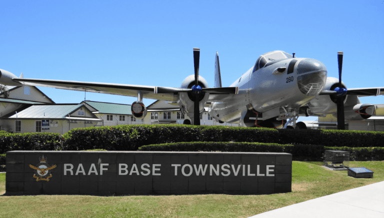 https://airqueensland.blogspot.com/2015/02/gate-guard-raaf-base-townsville-north.html